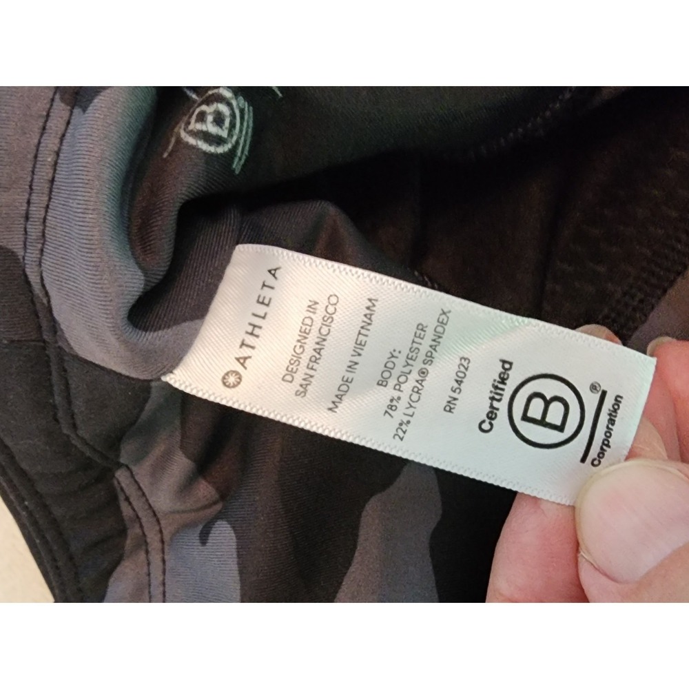 Athleta XS Petite Black Gray Camo Leggings Zip Pocket High Rise Crop Pants - Picture 10 of 11